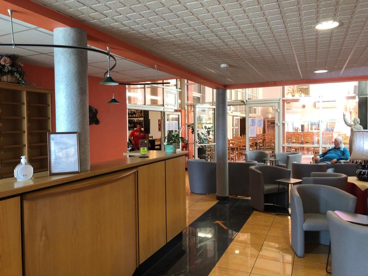 Logis Hotel Restaurant Saint Augustin Mittelbronn Exterior foto